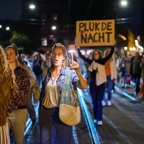 Dolle Mina’s doelwit van seksuele intimidatie tijdens protest tegen seksuele intimidatie