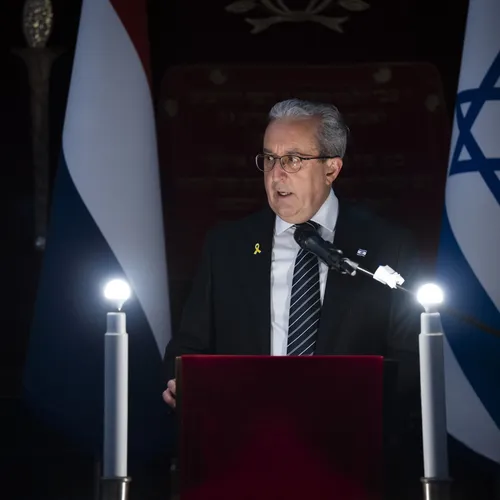 OMG! De vertegenwoordiger van de moordenaars van ruim 20.000 Palestijnse kinderen spreekt bij het Joods Kindermonument