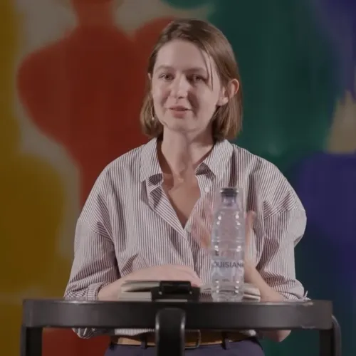 Bestsellerauteur Sally Rooney kan geen nieuw werk uitbrengen in VK door steun aan Palestine Action