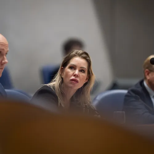 Kamer steggelt over demissionaire prutser Wiersma, D66 wil BBB'er niet naar huis sturen