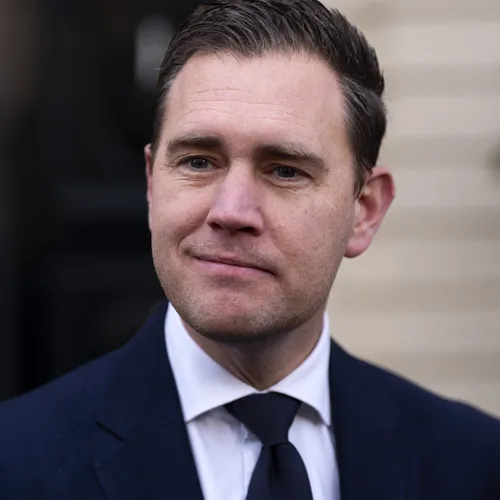 Kabinet-Jetten buigt voor Elon Musk en Prins Constantijn en komt de rijken met miljarden tegemoet