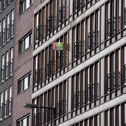 Kabinet wil VvE’s verduurzamen, maar kijkt weg van de rot onder de vloer