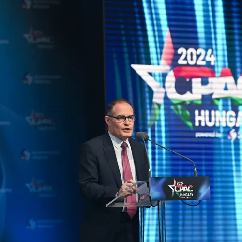 Extreemrechtse oud-directeur Frontex onderzocht wegens marteling migranten en misdaden tegen de menselijkheid