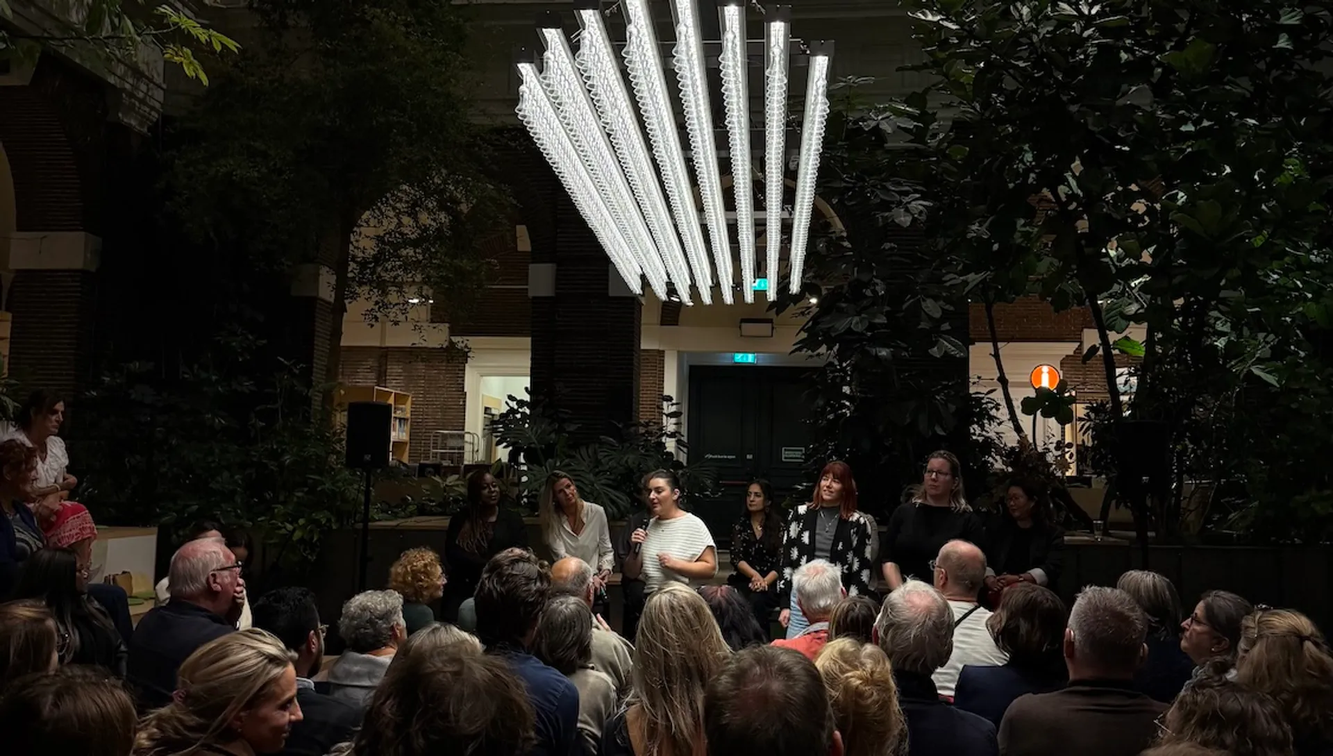 Afbeelding van De voorspelbare moord op de democratie