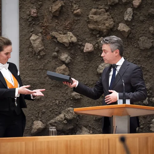 Chris Stoffer beveelt de coalitie een verontrustend bijbelboek aan