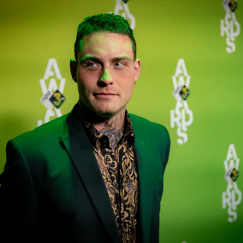 Douwe Bob loopt terecht weg bij Jom Ha