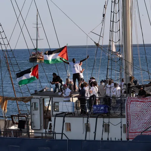 Gaza-hulpvloot onder vuur bij Kreta: activistenschepen bestookt door drones