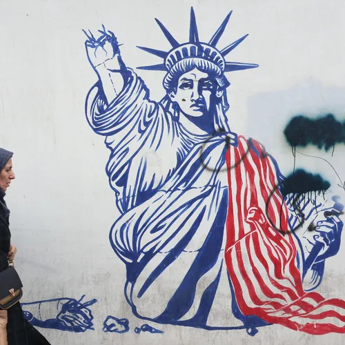 Vredespresident Trump dreigt Iran aan te vallen, Iran zegt hard terug te zullen slaan