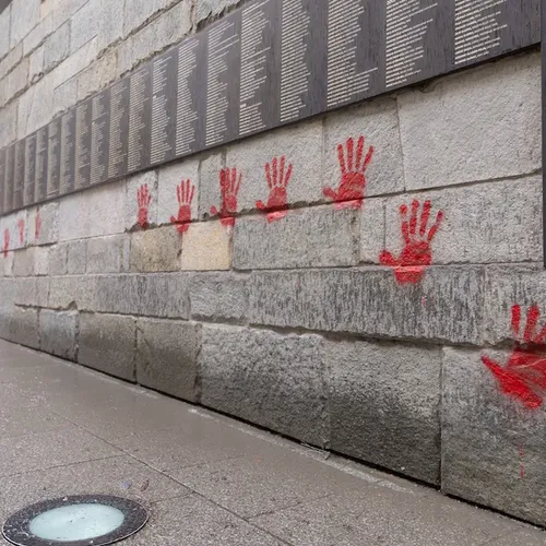 Kremlin gaf opdracht tot antisemitische en islamofobe acties in Frankrijk om polarisatie aan te jagen