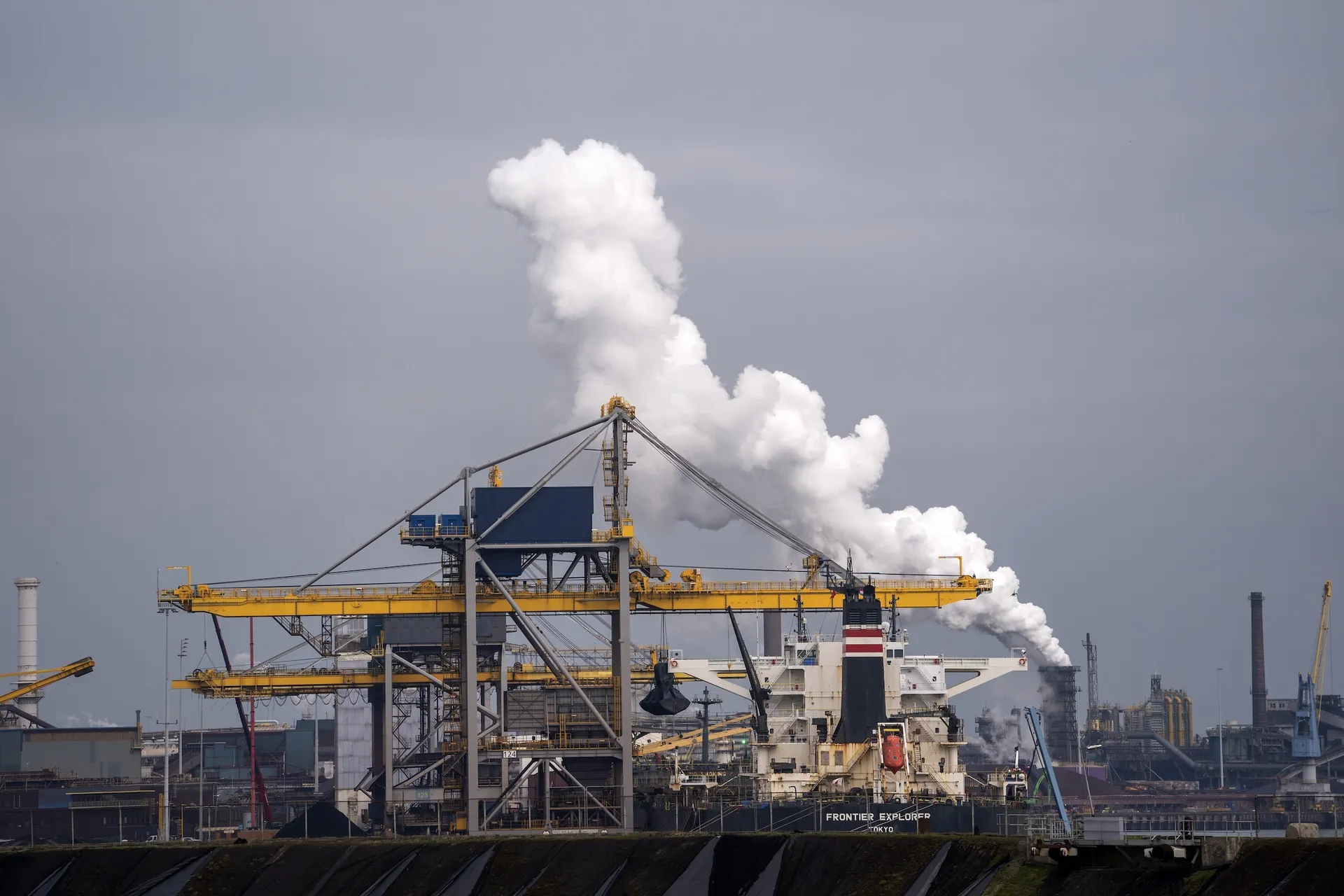 Afbeelding van Schadelijke Tata-staalslakken op nog eens ruim honderd locaties aangetroffen