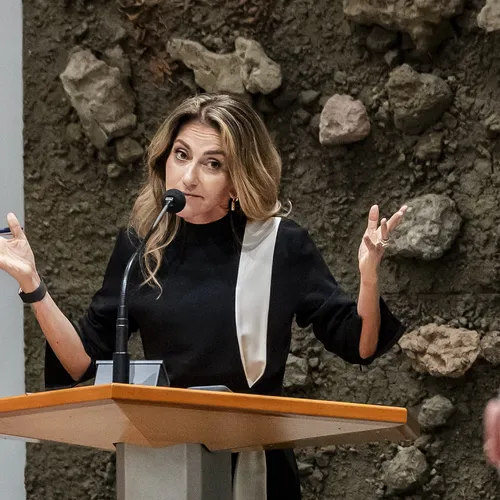 Doe nou in hemelsnaam iets onvoorspelbaars in die Tweede Kamer in plaats van het te houden bij het gebruikelijk gelul