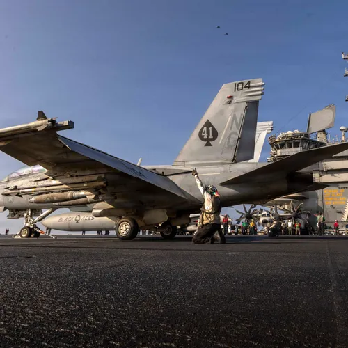 Militarisme is absurd, de toekomst is aan pacifisme