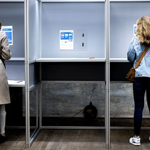 Ga stemmen, omdat mannen nog steeds moeten wennen aan vrouwen met een mening