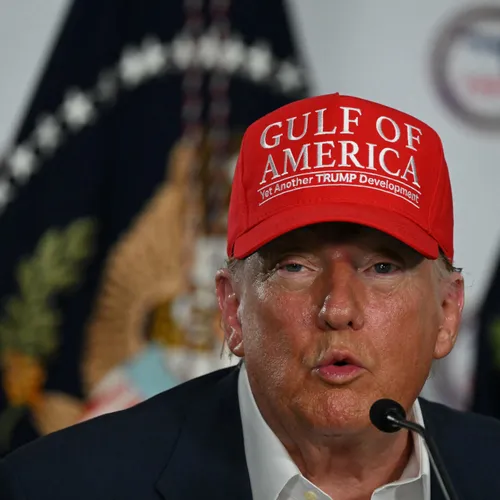 Ik fantaseerde dat Trump de slavernij zou herstellen en verdomd hij doet het echt