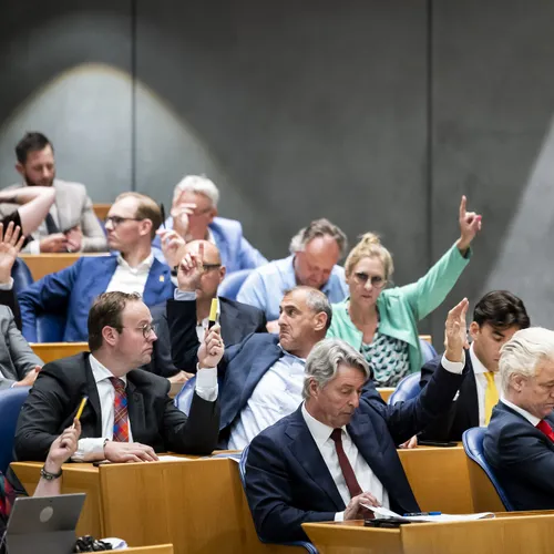 Politiek uitvaagsel maakt hulp aan mensen zonder verblijfstitel strafbaar