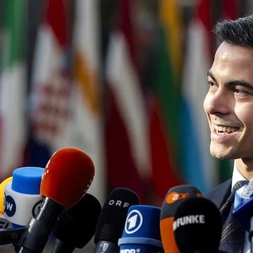 Jetten staat oog in oog met de komende crisis, reageert hij nu laconiek of gewoon frivool?