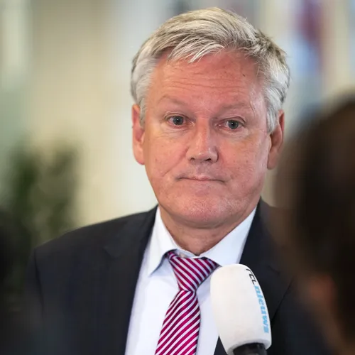 Extremisten bedreigen Venlose burgemeester om azc-plannen, woning nu beveiligd