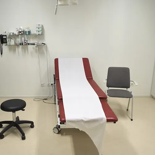 Behandeld in minuten, geplukt in euro’s, de torenhoge rekeningen in de zorg