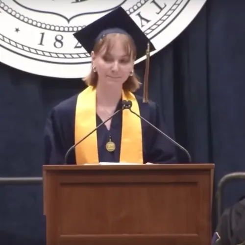 Student verbannen van campus na pro-Palestijnse afstudeerspeech