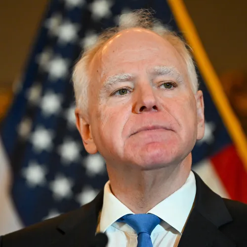 Nog meer bewijs dat Trump-Gestapo Renee Good vermoordde, oranje dictator klaagt gouverneur Walz aan