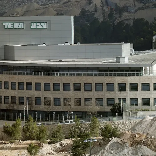 Met het slikken van deze medicijnen steun je de Israëlische moord op Palestijnen