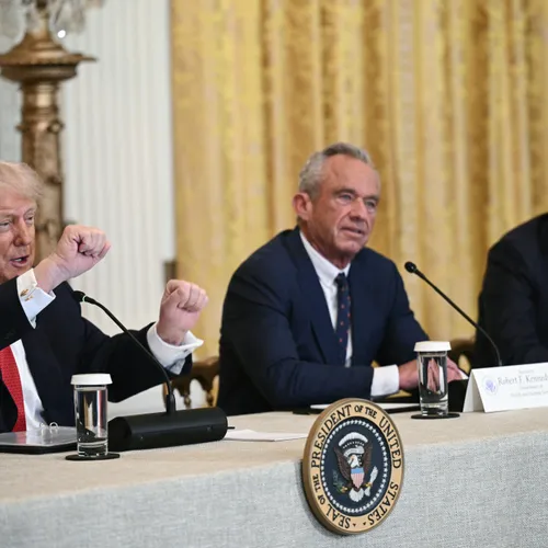 Trumps wappie-minister Robert ⁠F. Kennedy ⁠Jr. belemmert vaccinonderzoek