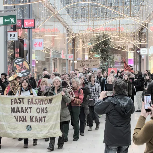 De kater van Black Friday: In Hoog Catharijne stonk het naar Fast Fashion