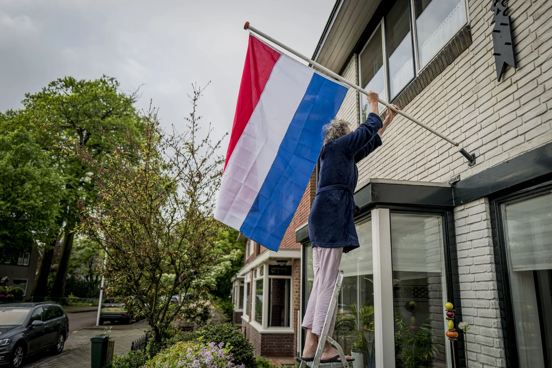 Afbeelding van Haast niemand hangt een driekleur op bij Bevrijdingsdag