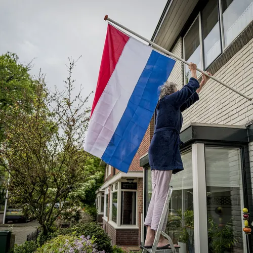 Haast niemand hangt een driekleur op bij Bevrijdingsdag