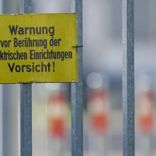 Golf van sabotage-acties in Duitsland, klopjacht geopend op verdachte, oorlogstaal neemt toe