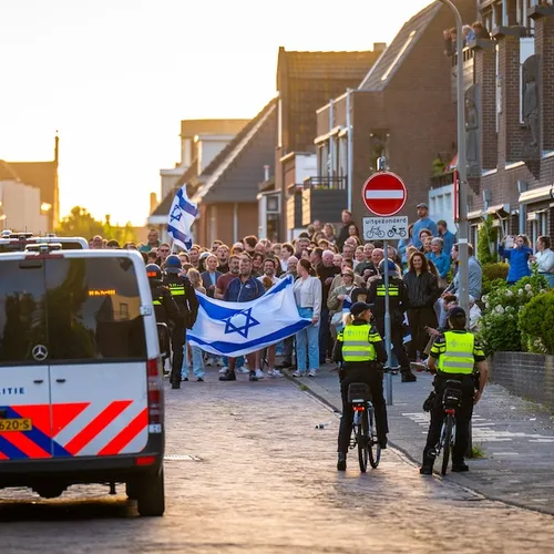 Gewelddadige Israël-hooligans belagen vreedzaam Palestina-protest in Katwijk