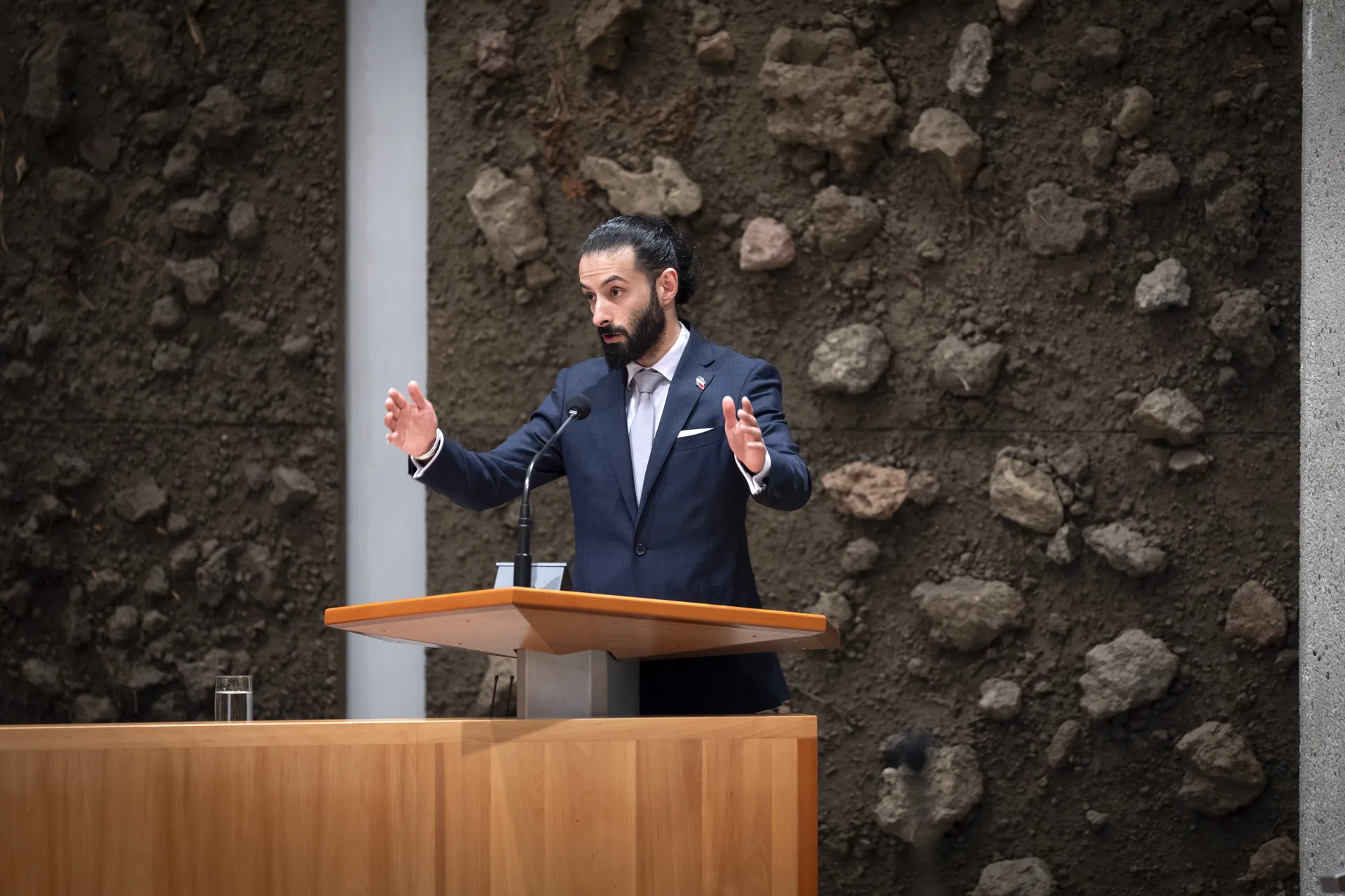 Afbeelding van Steun voor de terugkeer van de dictatuur in Iran: een vergissing of beschamend?