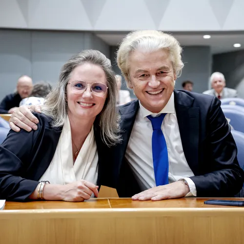 Opgestapte PVV-bewindslieden krijgen wachtgeld, eerder sprak Wilders daar schande van