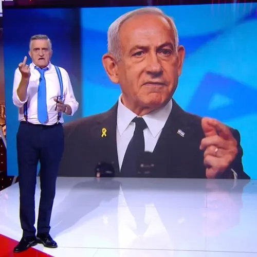 Spaanse tv-presentator steekt middelvinger op naar Netanyahu en je raadt nooit wat er dan gebeurt...