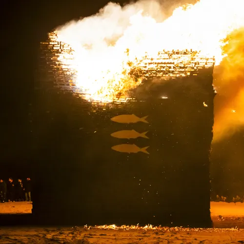 Vuur verenigt en vernietigt