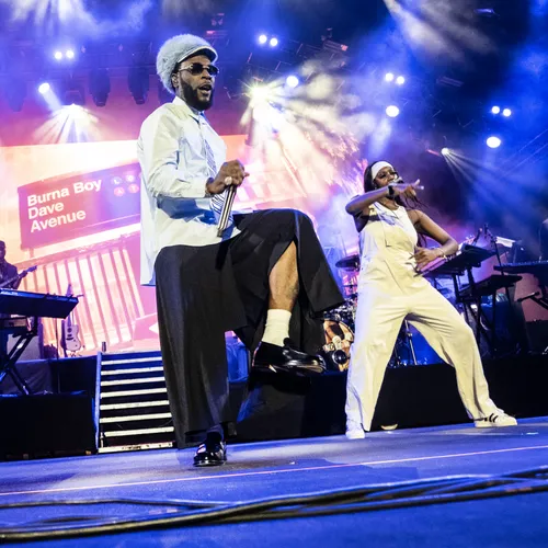 De toekomst van de popmuziek is meertalig en multicultureel