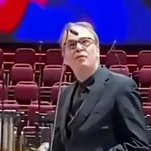 Israëlische dirigent onderbreekt concert BBC Proms voor emotioneel pleidooi tegen oorlogsmisdaden