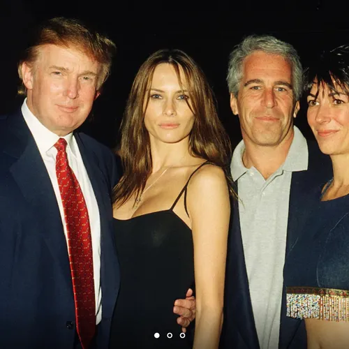 Trump in mei al geïnformeerd dat zijn naam in de Epstein-dossiers staat