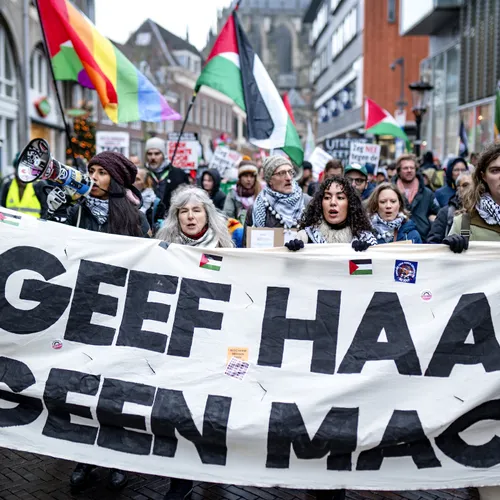 Wie mag er eigenlijk nog Nederlander zijn?