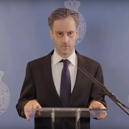 Dick Schoof spreekt zich bijna ferm uit over de eh... eh... genocide in Gaza