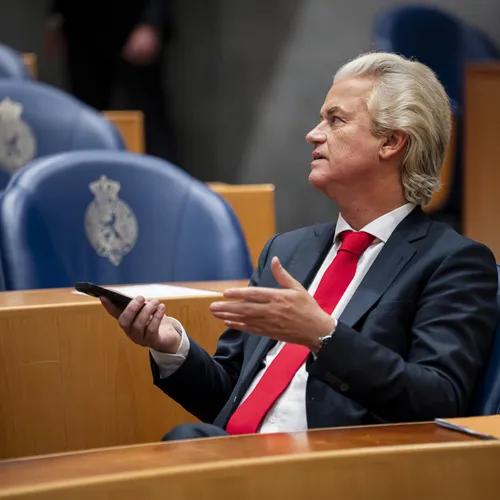 PVV grootste partij in de Kamer maar te beroerd om aan het werk te gaan, deel zoveel
