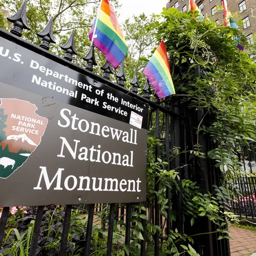 Stonewall zonder 'B'? Het uitwissen van biseksuele geschiedenis