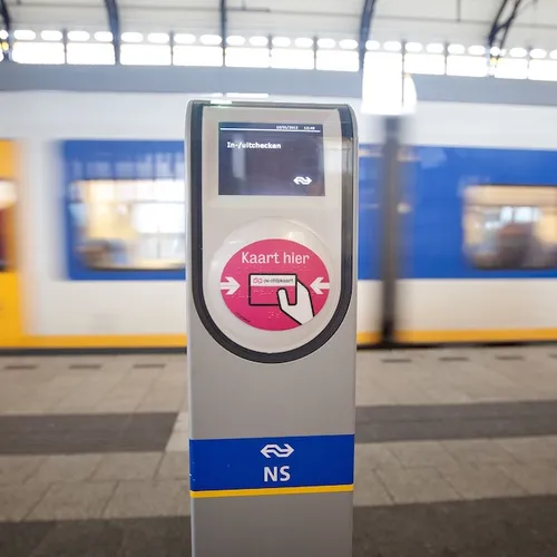 PVV-staatssecretaris laat binnenlandse treinreizen fors duurder worden