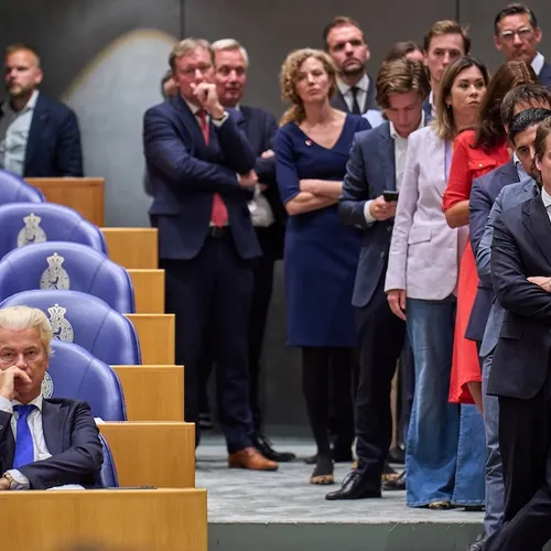 Rechtse puinhoop neemt verder toe, grote zorgen over landsbestuur voor komend jaar