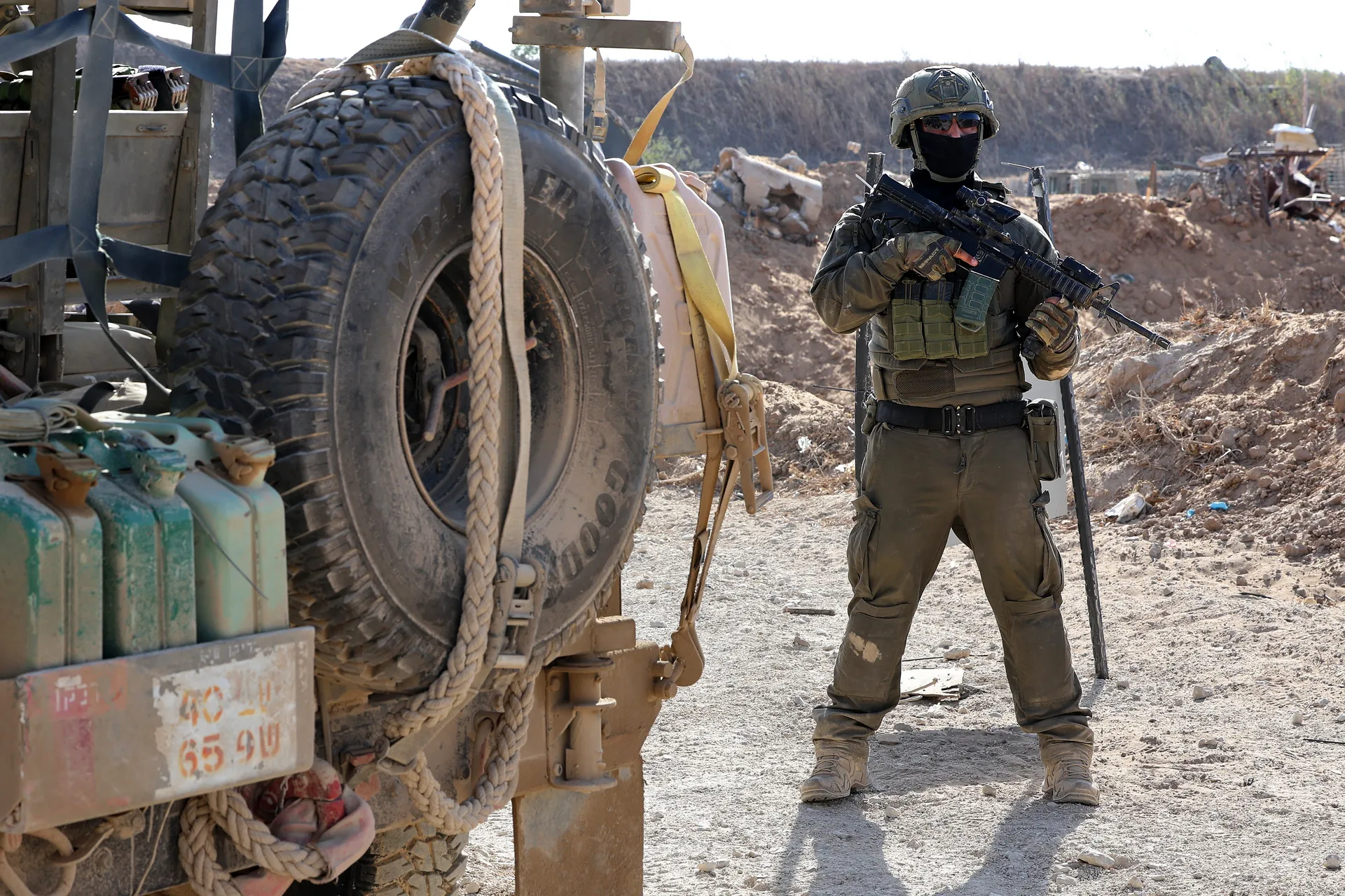 Afbeelding van Ruim zeshonderd militairen genocidaal Israëlisch leger in bezit van Nederlandse nationaliteit
