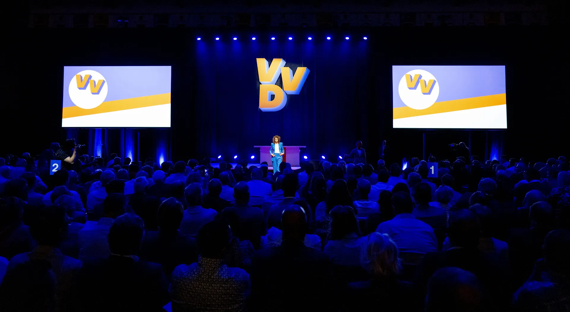 VVD: links moet meer werk maken van uitbuiting - Joop - BNNVARA
