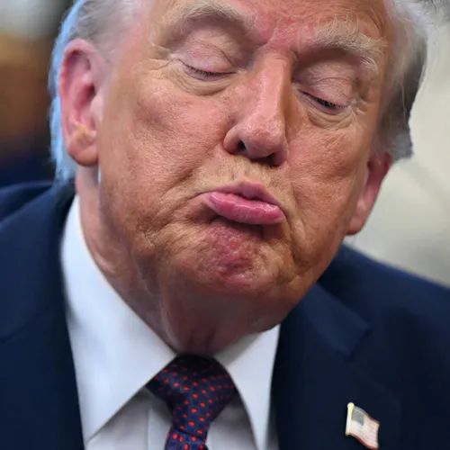 Fascist Trump voert aanval op vrije pers op: klaagt New York Times voor miljarden dollars aan
