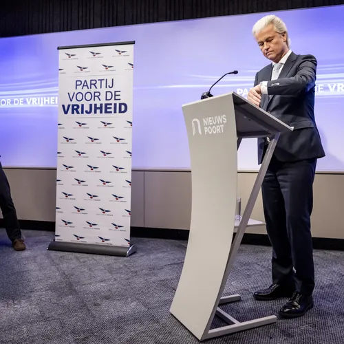 Laat lafaard Wilders voortaan schreeuwen tegen een lege zaal