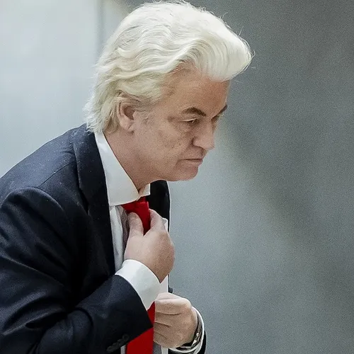 Wilders krabbelt stilletjes terug na confrontatie met eigen staatssecretaris Coenradie