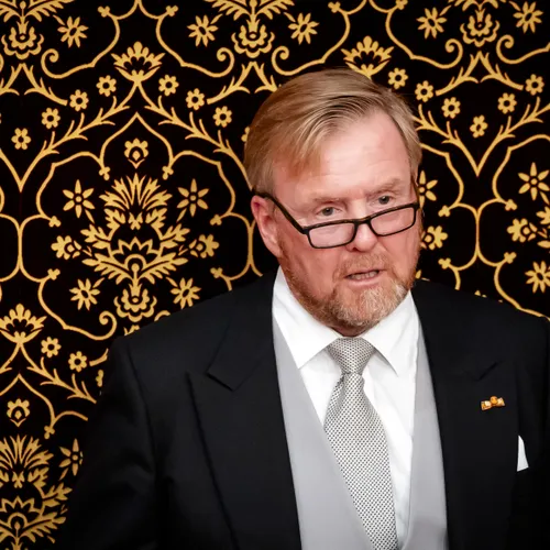 Kabinet dat zich laat leiden door ophef, laat Koning in troonrede zeggen dat politiek zich niet moet laten leiden door ophef